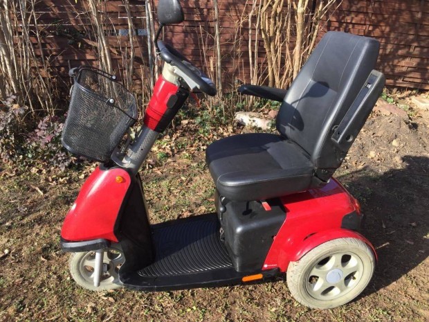 Trophy elektromos moped elad