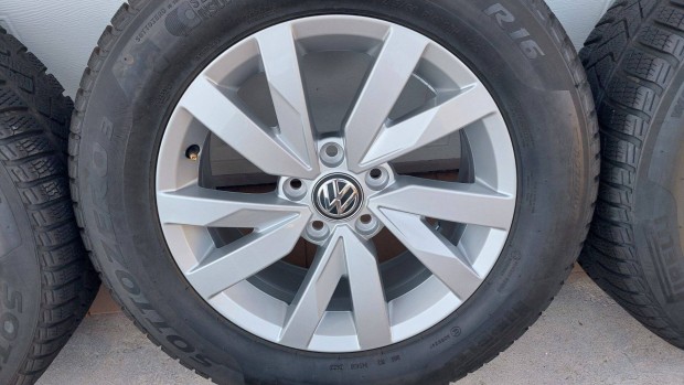 Ttt 2 Gyári VW Passat B8 3G Aragon/ 16" alufelni Téli gumikkal
