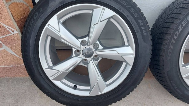 Ttt 2,Gyári, Audi A6 4K C8 18" alufelni téli gumik Agy 66.5