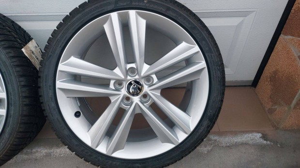 Ttt Gyári,új ,Skoda Fabia III.-Rapid 17 alufelni , új téli gumi 5x100