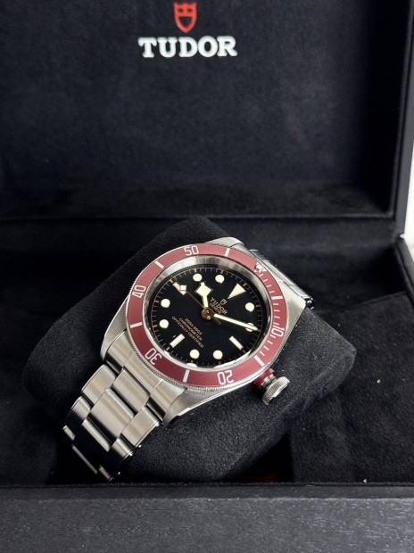 Tudor Black Bay Burgundy