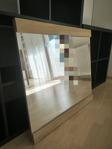 Tükör eladó! Falra szerelhető, 72*74 cm-es méretben