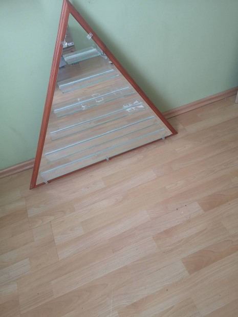 Tükör három szög alakú