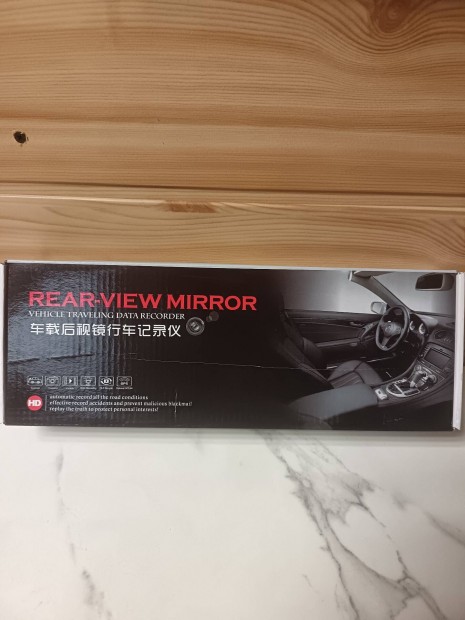 T�k�r kamera kijelz�vel