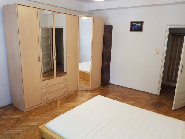 Tulajdonost�l Hung�ria k�r�t els� emeleti befektet�snek is