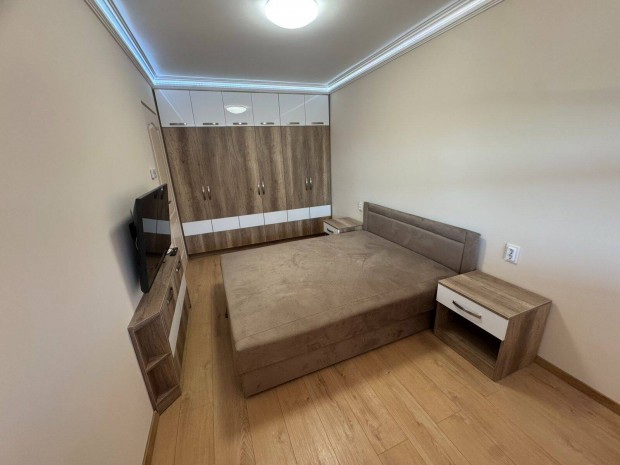 Tulajdonost�l Kiad� �j �p�t�s� t�rsash�zi lak�s!