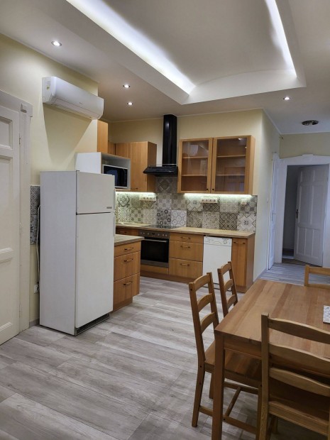 Tulajdonost�l, Otthon-START hitelfelt�teleknek megfelel� lak�s elad�