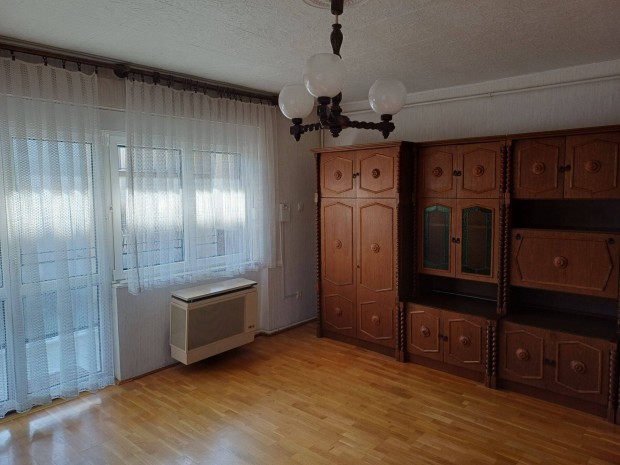 Tulajdonost�l elad� - Bp. II. ker�let T�vis utca