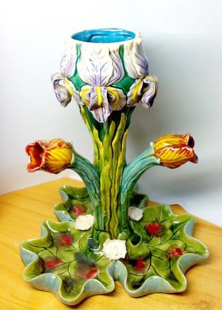 Tulipnos majolika vza, egyedi klnlegessg