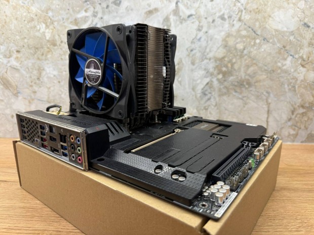 Tuning Ritkaság Ínyenceknek - Sabertooth Z77 + i7-2700K + Corsair XMS3