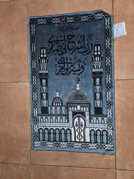 Tuniszi  pici   selyemsz�nyeg