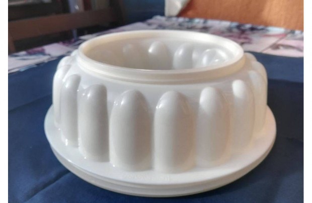 Tupperware a praktikus, sokoldal desszertes gyr, 1,5 l