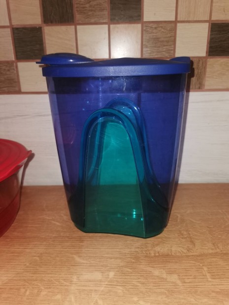 Tupperware elegancia kancs... kanna... 1,6l-es.