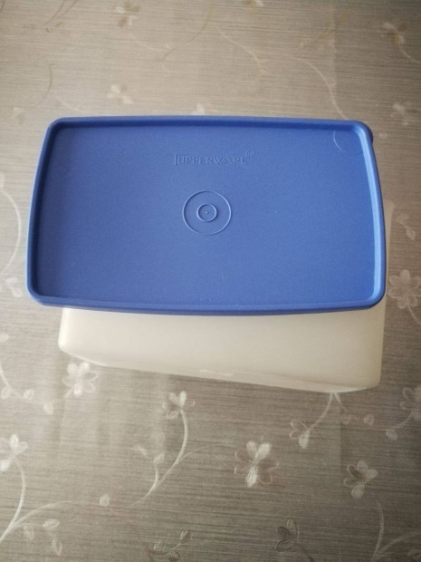 Tupperware fagyasztós!