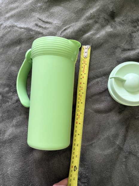 Tupperware kancsó