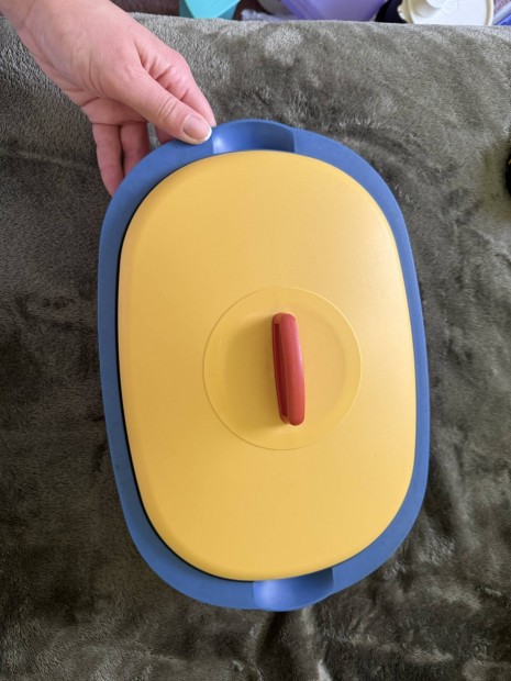 Tupperware tál