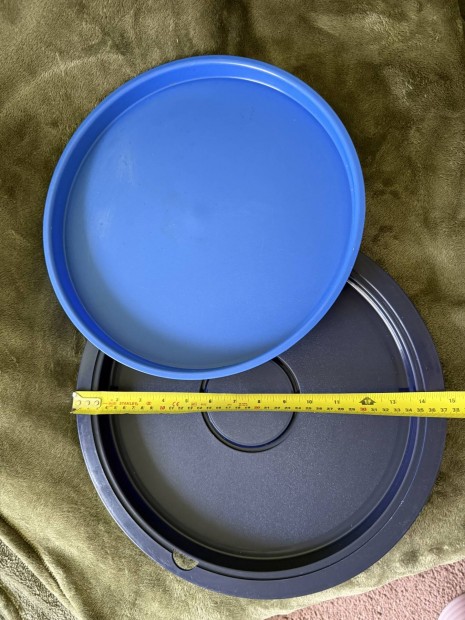Tupperware tálca