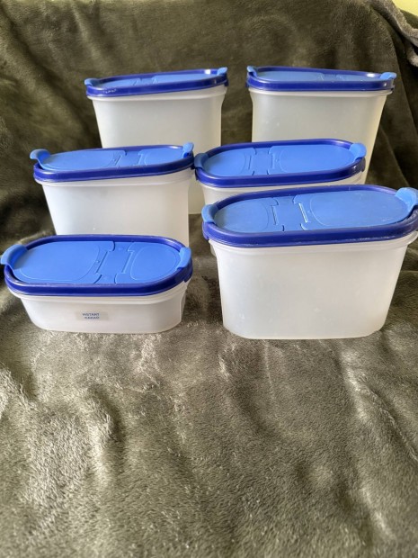 Tupperware tartó