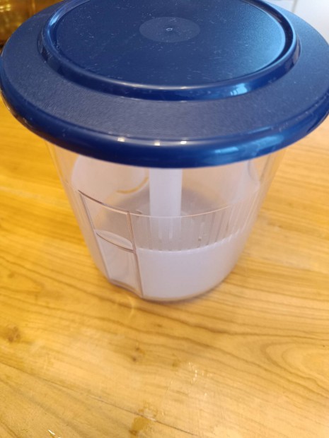 Tupperware uborkalift