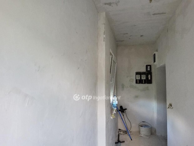 Turai 100 nm-es h�z elad�