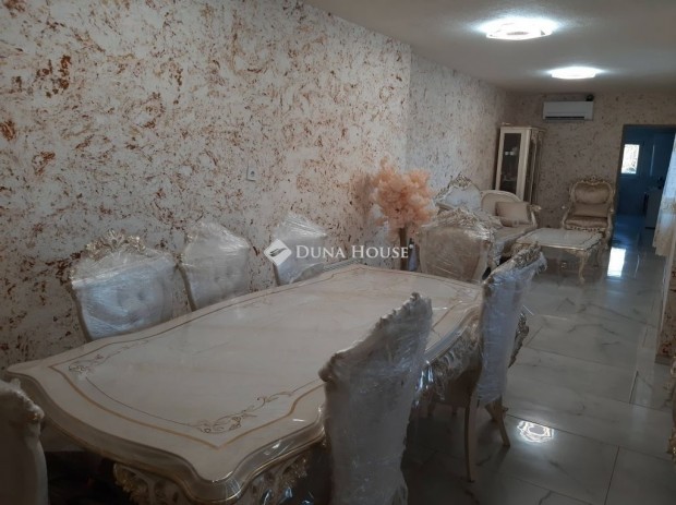 Turai 110 nm-es h�z elad�