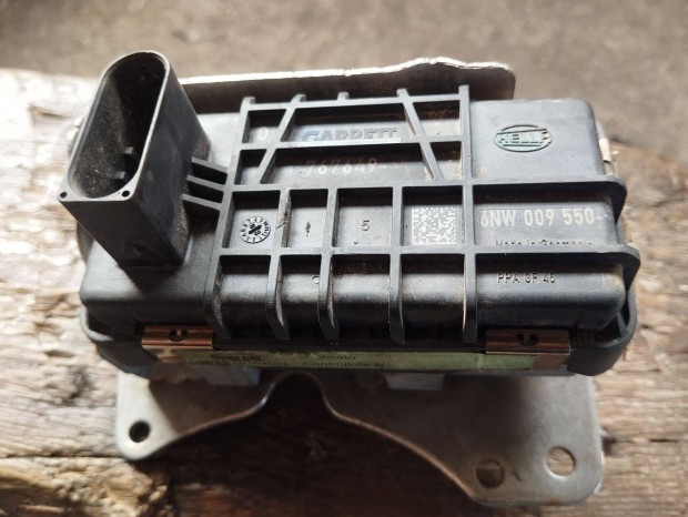 Turbó állító motor 6NW 009 550
