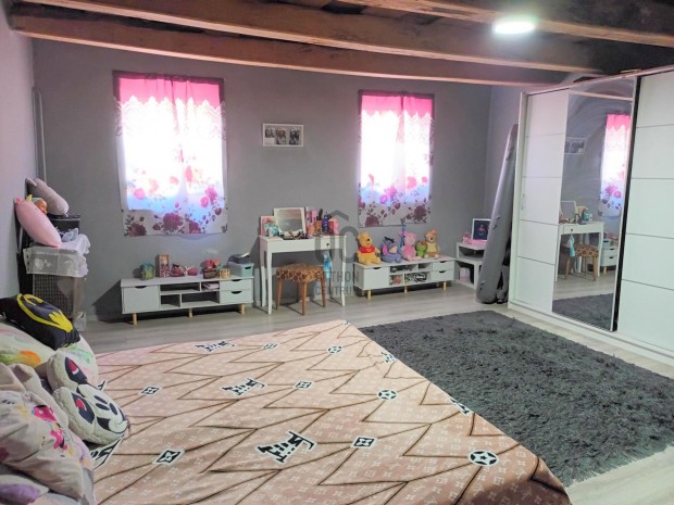 T�rje telep�l�sen, csendes zs�kutc�ban 94 nm-es csal�di h�z elad�