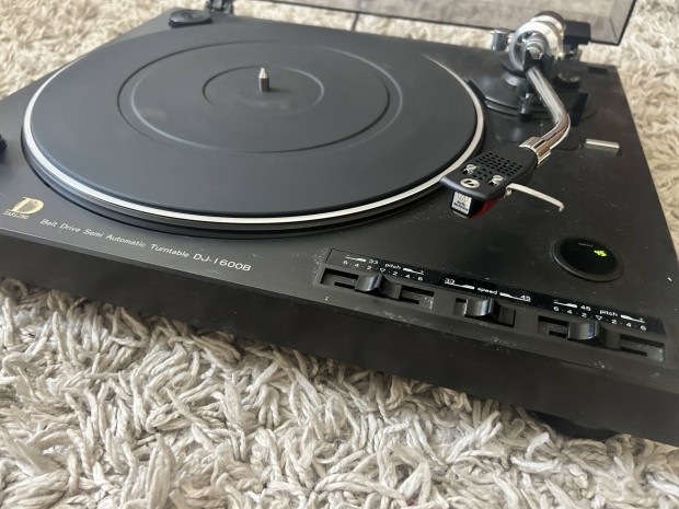 Turntable DJ1600B