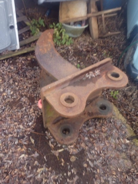 Tusk�z�villa elad�