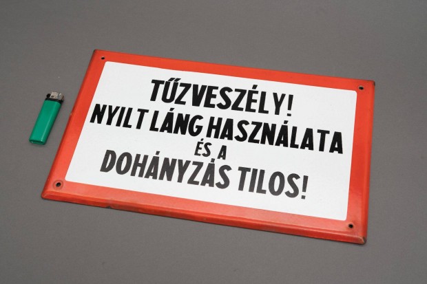 Tzveszly nyilt lng hasznlata s a dohnyzs tilos zomnctbla