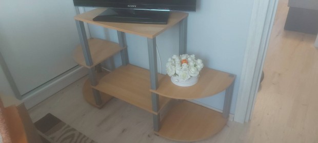 Tv állvány polcokkal