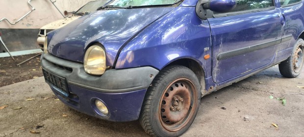 Twingo alkatrszek futrral is