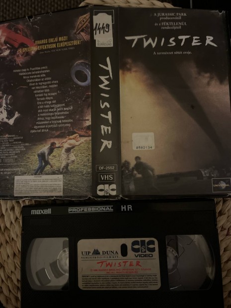 Twister vhs.    