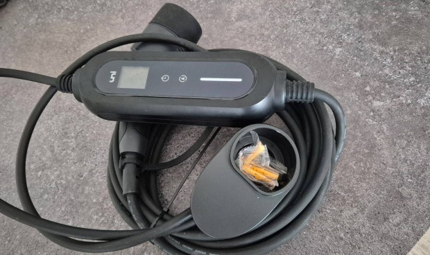Type 2 EV autó töltő, 230v, 3,68 KW, 10 méter vezeték, hibás eladó