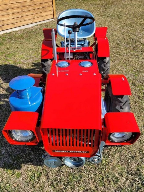 Tz4k kertigp traktor kistraktor