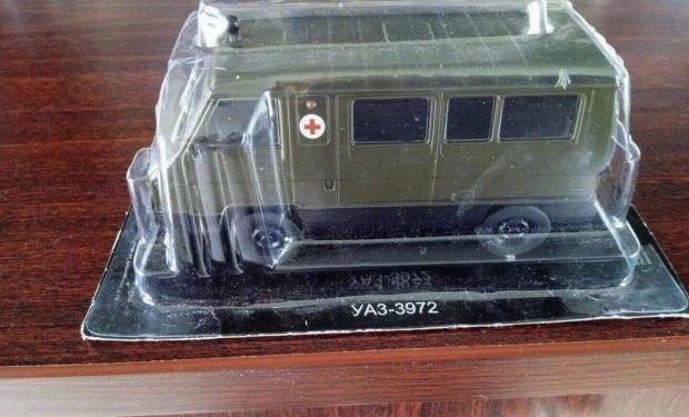 UAZ 3972 "Katonai-Ment" kisauto modell 1/43 Elad