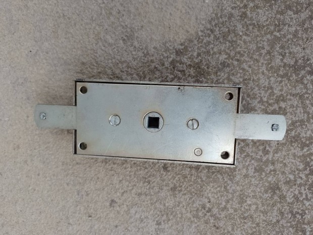 UAZ 452-es j eredeti hts ajtzr s kilincs kulccsal elad