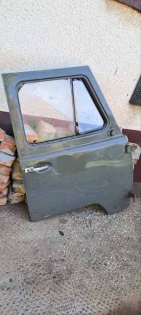 UAZ ajt� elad�