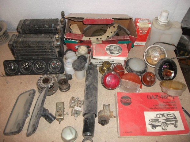 UAZ alkatr�szek