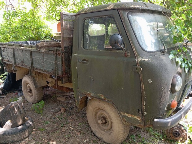 UAZ benzines