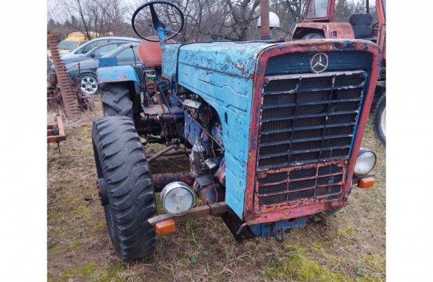 UE 28-as traktor elad
