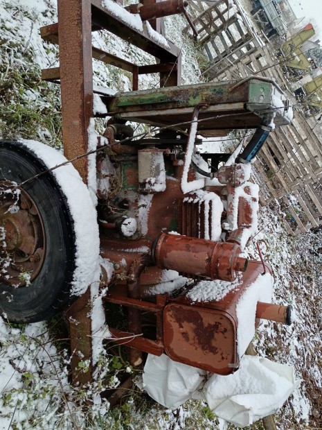 UE 28 kis dutra motorral szerelt szivatty 