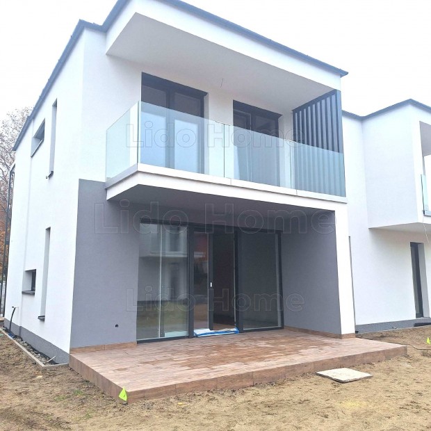 �J�P�T�S� K�TSZINTES ingatlan az ARANYPARTON ig�nyes kivitelez�ssel