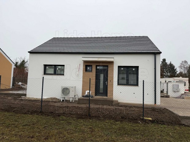 �J �P�T�S� BALATON K�ZELI LAK�H�Z SI�FOK-S�ST�N