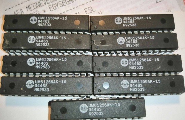 UM61256AK-15 Chip