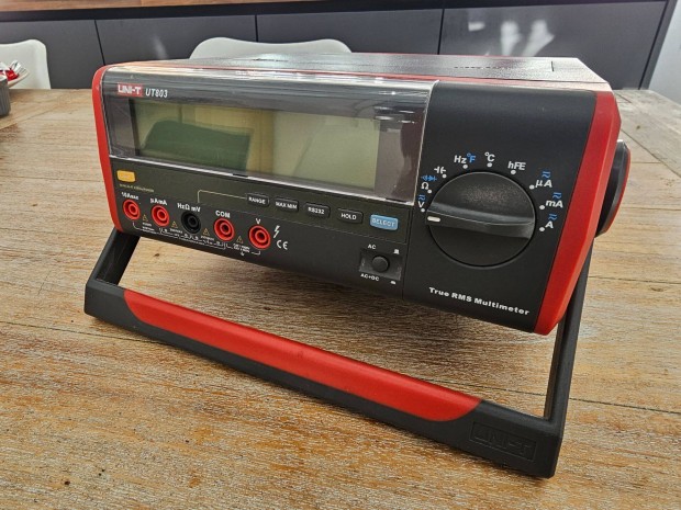 UNI-T UT803 Asztali multimter