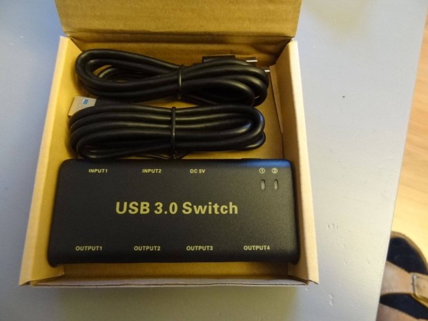 USB 3.0 Switch 2 i 4 out