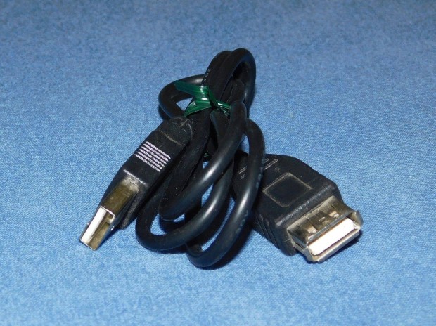 USB-A 1 mteres hosszabbt, told kbel