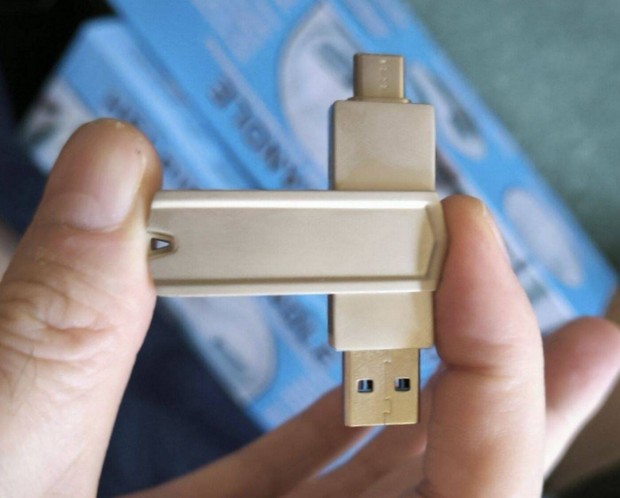 USB-A s USB-C 3.0 pendrive 32GB 5000 Ft