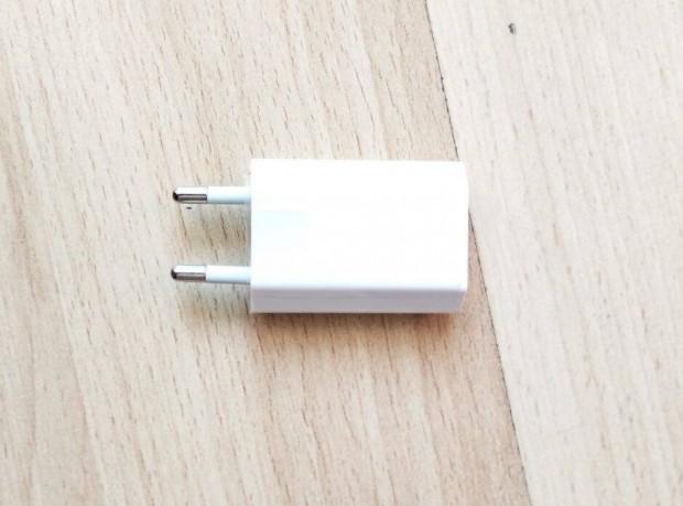 USB adapter 5V/ 1A teljesítmény 1000 Ft